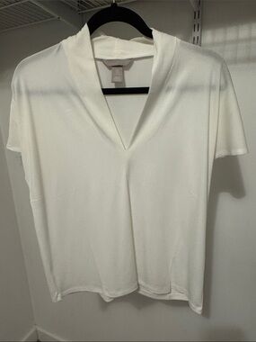 H&M White Short-Sleeve V-Neck Tee